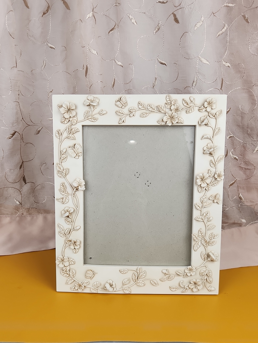 Home Accents Ivory Floral Embossed Photo Frame